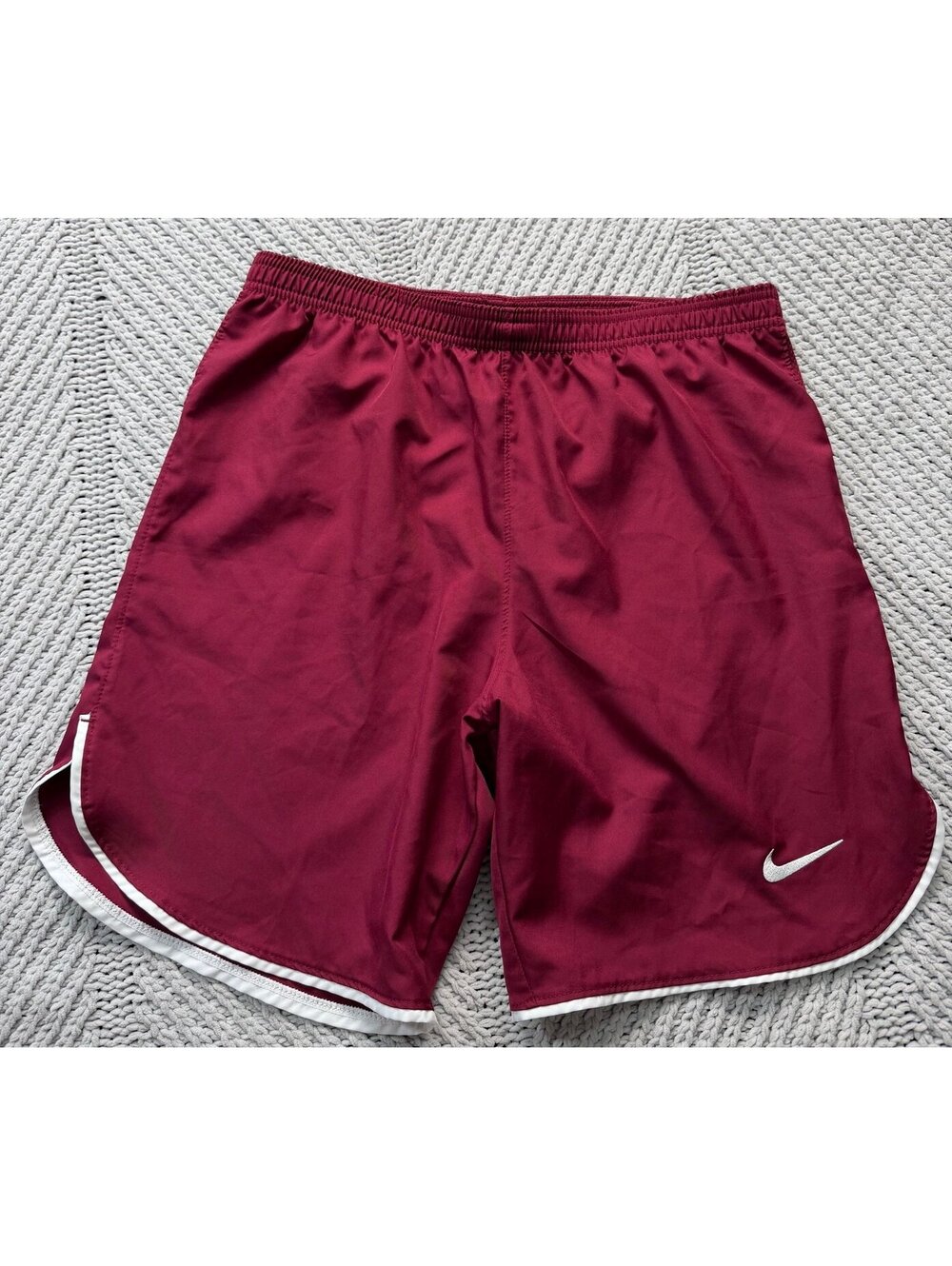 Nike Dri-Fit Slim Fit Athletic Shorts Mens Small Maroon Burgundy White Trim Gym